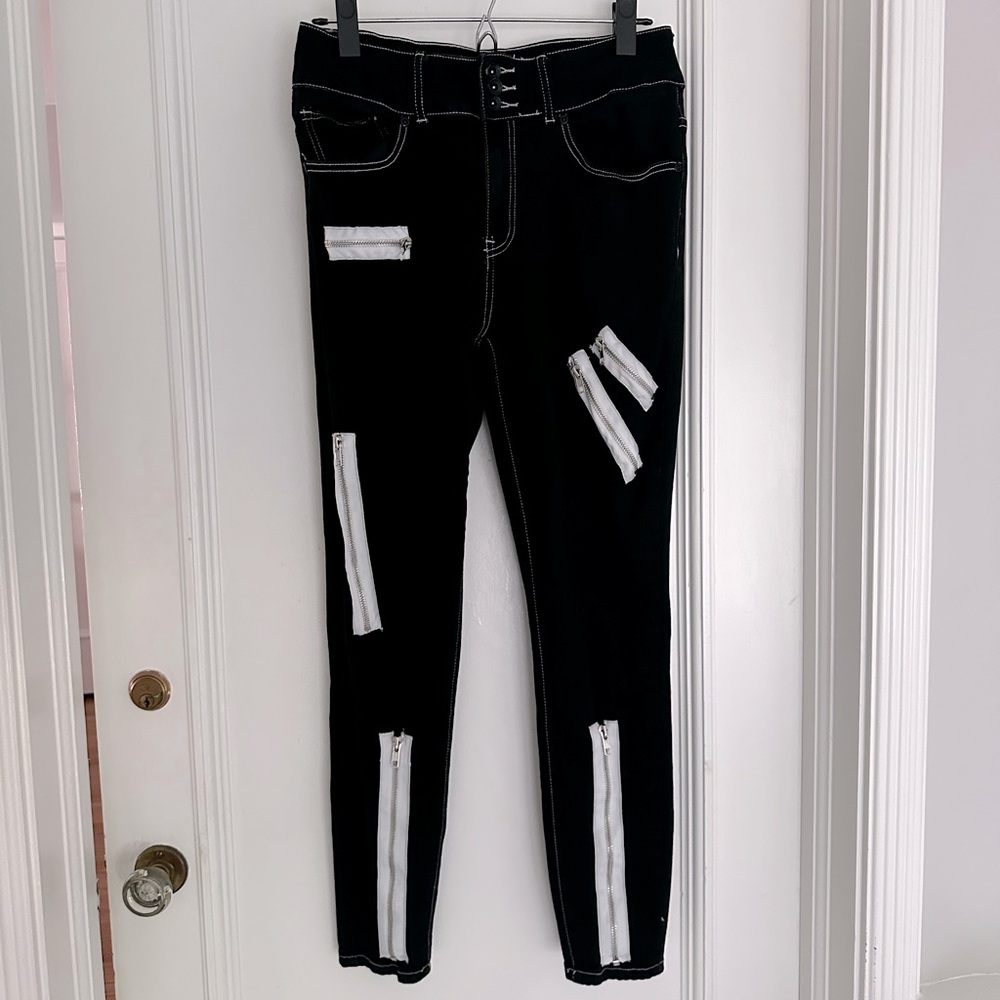 Hot Topic Black & White Zipper Super Skinny Jeans EUC Size 11